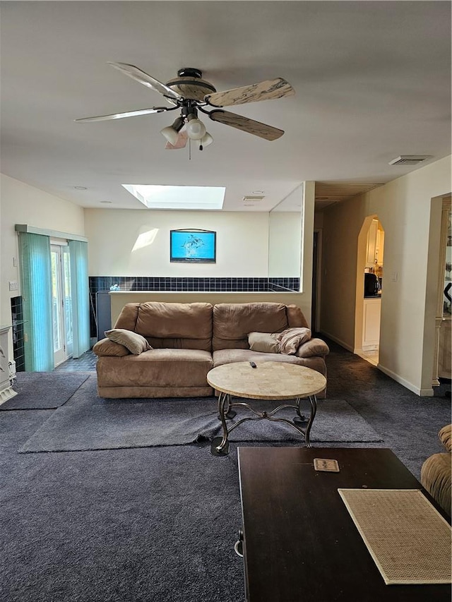 bathroom featuring ceiling fan