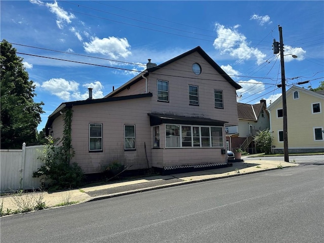 view of front of property