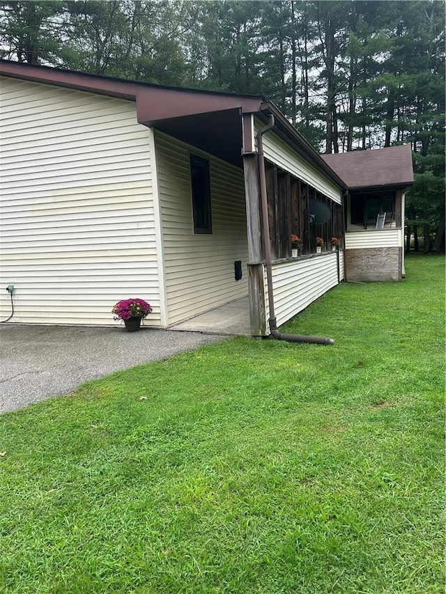 110 Foss Ln, Huguenot, NY 12746 - view of side of property featuring a yard