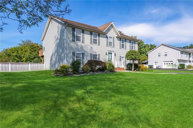 view of front of house featuring a front yard