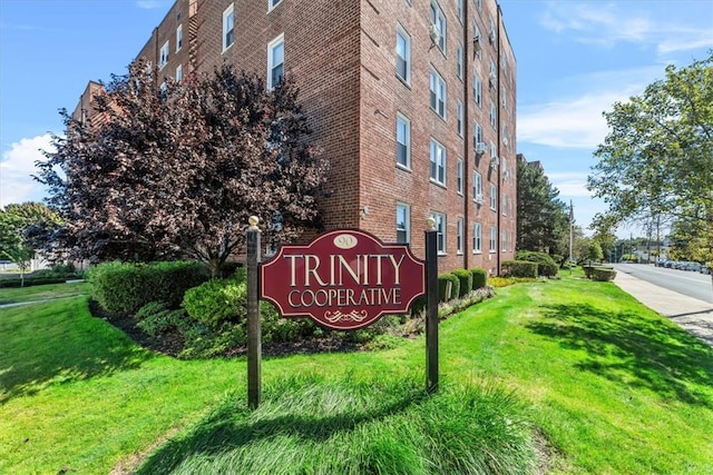 90 Union St Unit 6G, New Rochelle, NY 10805 - community sign with a lawn