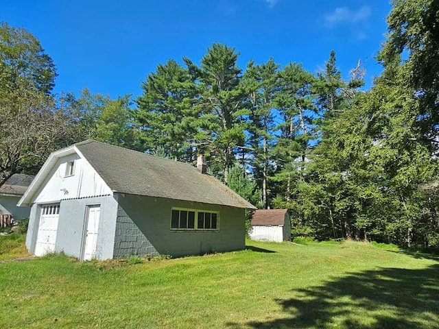 exterior space featuring a lawn