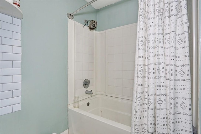 bathroom featuring shower / bath combo