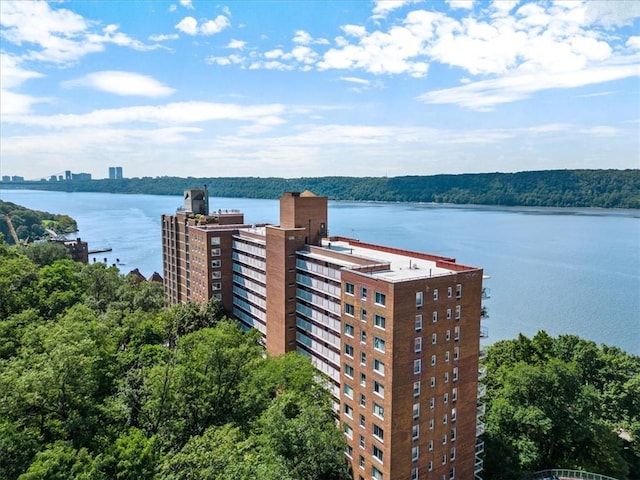 2575 Palisade Ave Unit 2G, Bronx, NY 10463 - view of urban area with a nearby body of water and a forest
