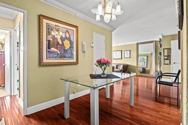 2575 Palisade Ave Unit 2G, Bronx, NY 10463 - hallway featuring a chandelier, crown molding, wood finished floors, and baseboards