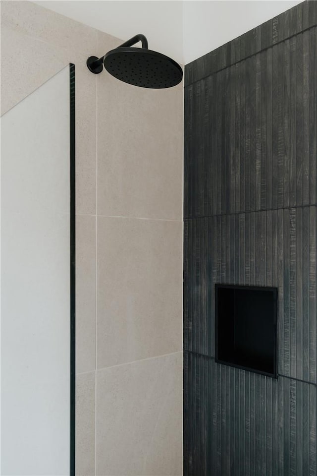 details featuring walk in shower