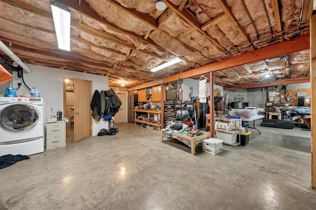 basement with washer / dryer