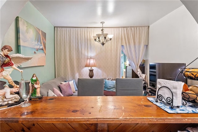 dining area with a notable chandelier