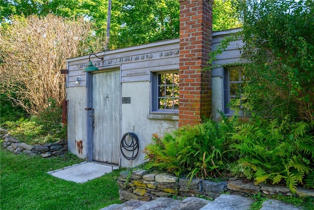 view of outbuilding