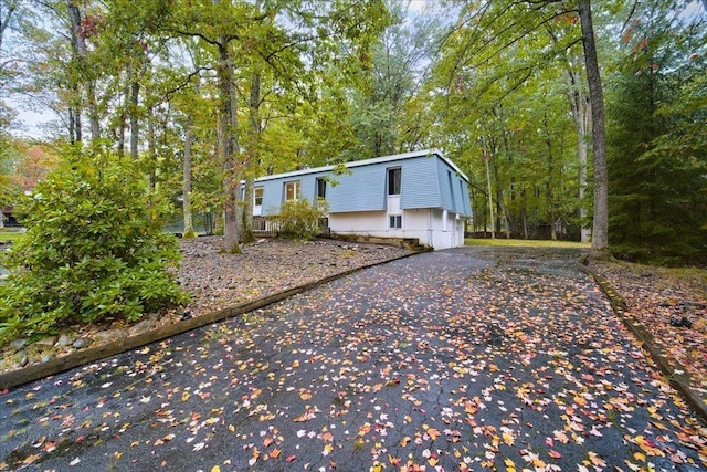 view of front of property