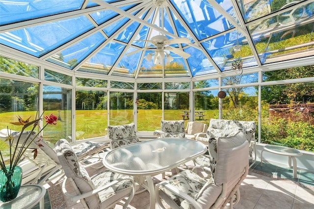 sunroom / solarium with ceiling fan