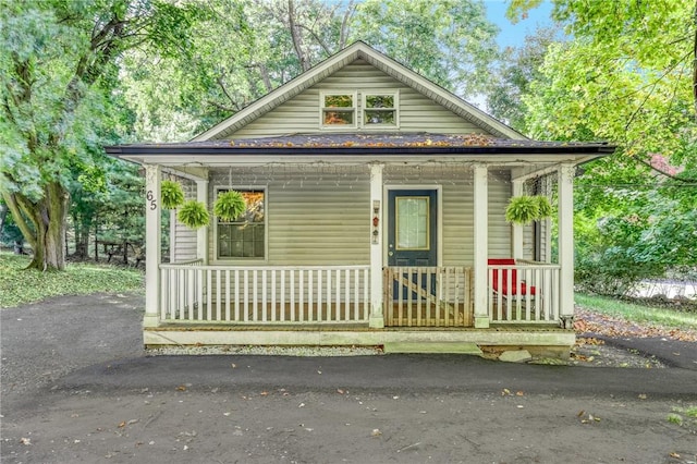 bungalow-style home with covered porch