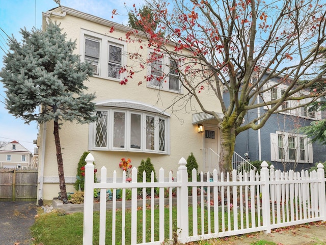 view of front of house