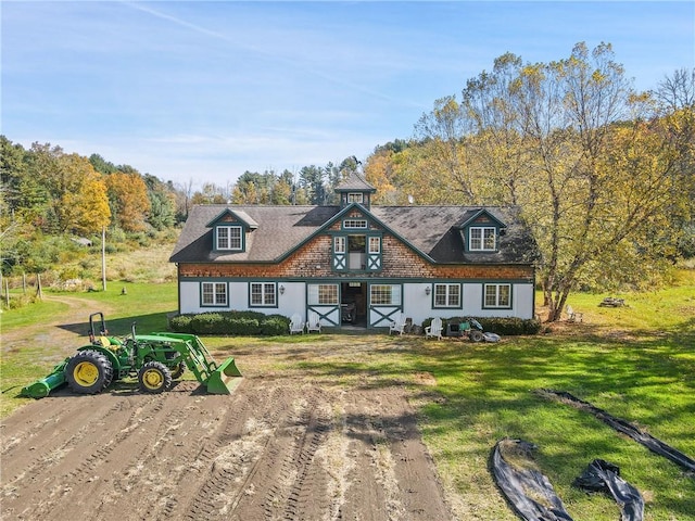 view of front facade with a front lawn