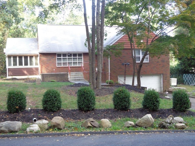 view of front facade with a garage