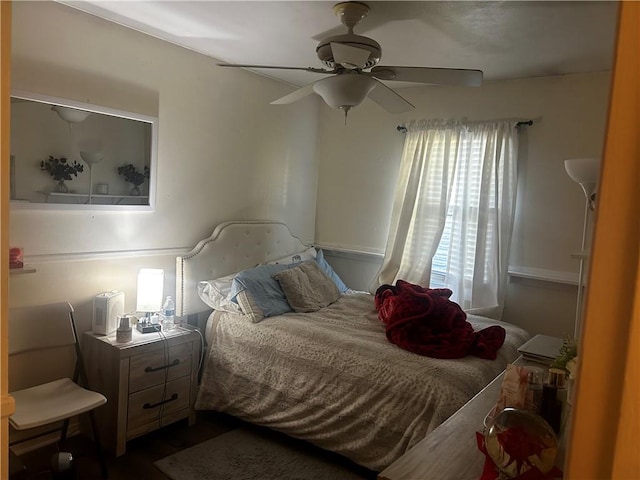 bedroom featuring ceiling fan