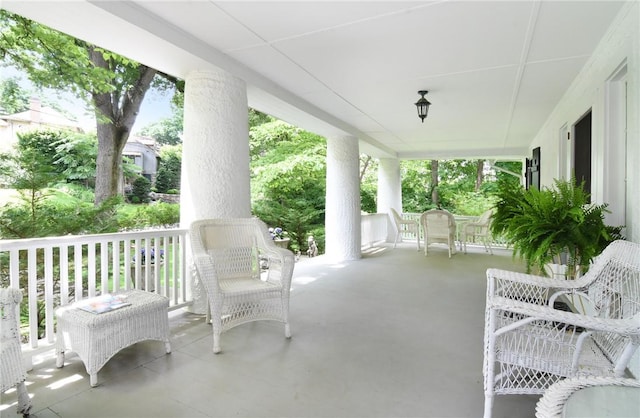 view of patio / terrace with covered porch