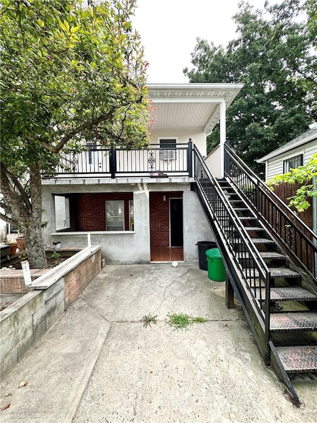 view of front of house with a patio