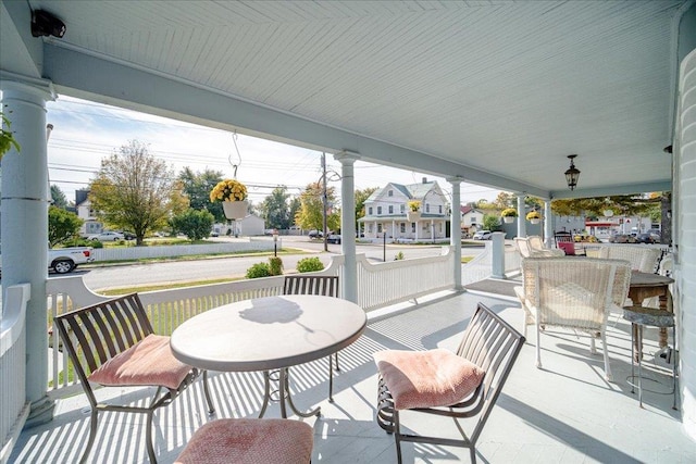 sunroom featuring a healthy amount of sunlight