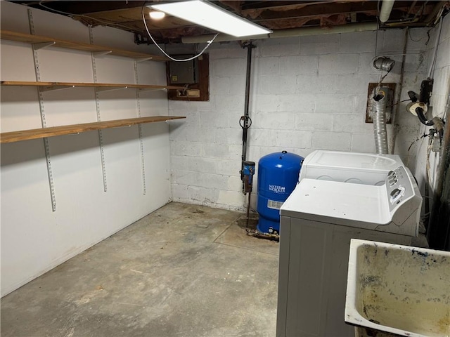 basement with washer / dryer and sink