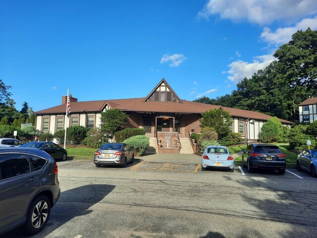 view of front of house featuring covered porch