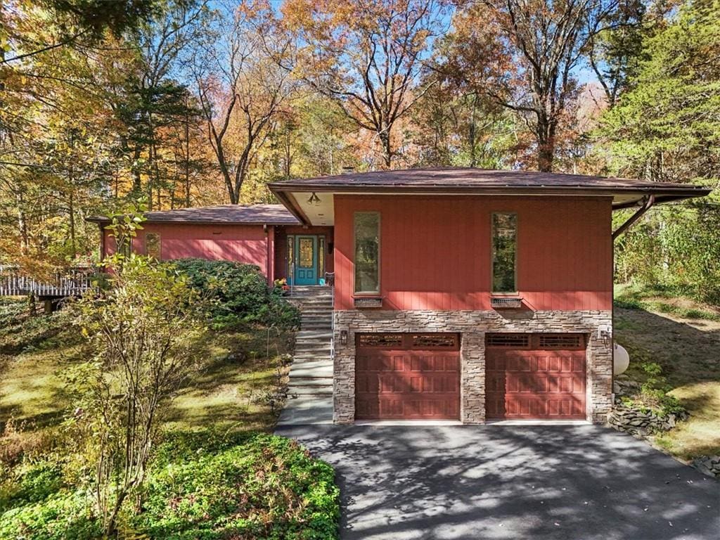 view of front of home featuring a garage