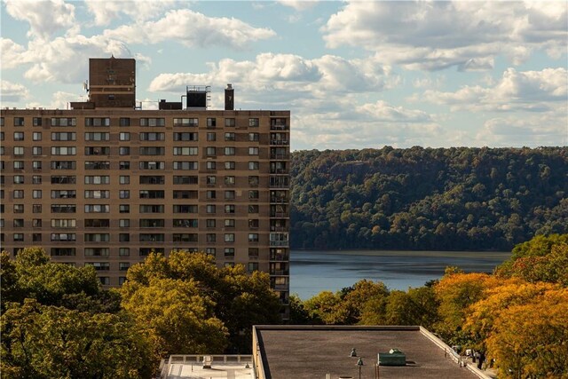640 W 237th St Unit 12B, Bronx, NY 10463 - view of property featuring a water view