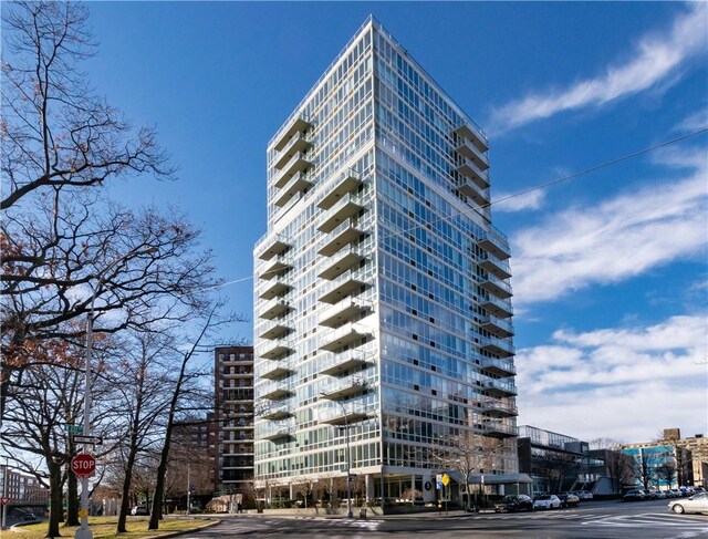 640 W 237th St Unit 12B, Bronx, NY 10463 - view of building exterior