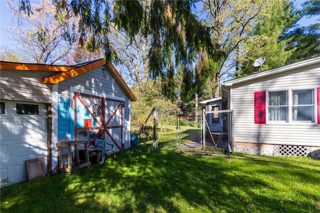 view of yard with a shed