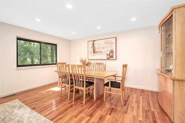 7 High Point Cir, Chappaqua, NY 10514 - dining space with light wood-style flooring, recessed lighting, and baseboards