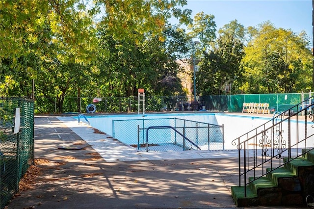 view of swimming pool