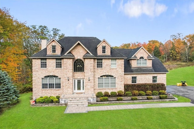 view of front of house with a front yard