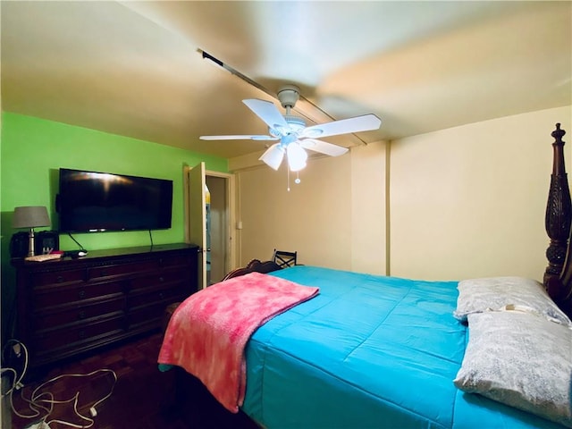 bedroom featuring ceiling fan