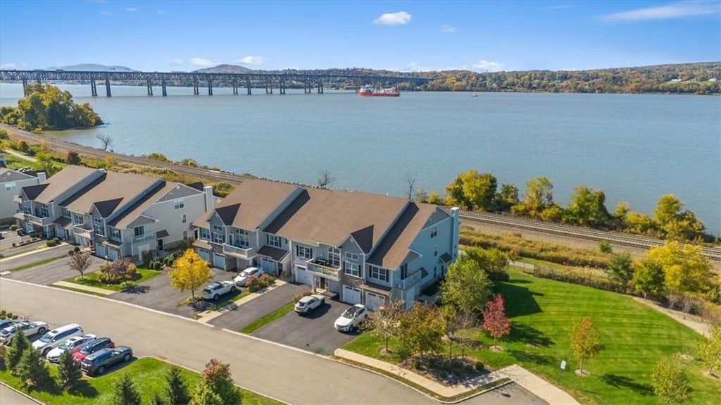 bird's eye view with a water view