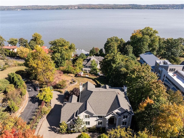 bird's eye view featuring a water view