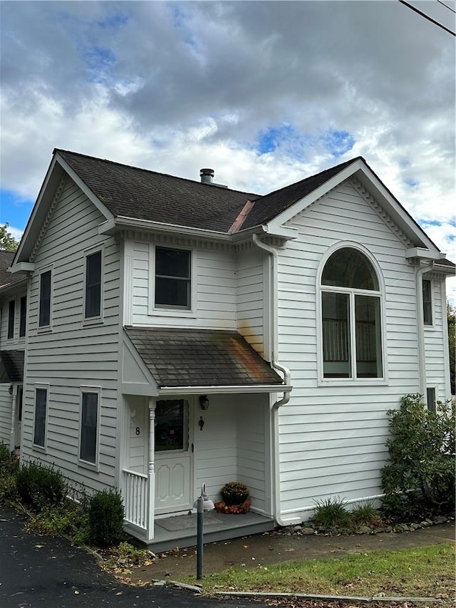 view of front facade