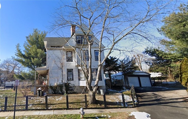 view of front facade featuring a garage