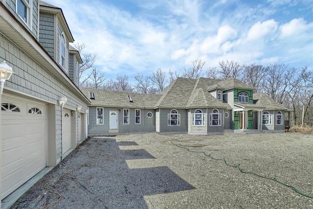 view of front facade featuring a garage