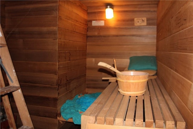 view of sauna / steam room