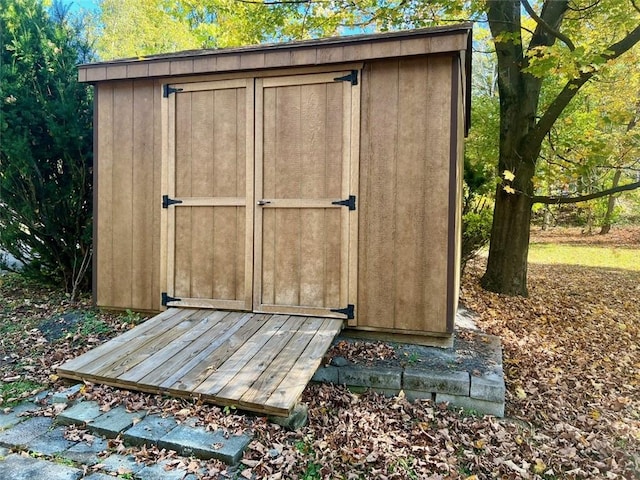 view of outdoor structure