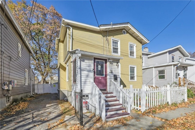 view of front of property