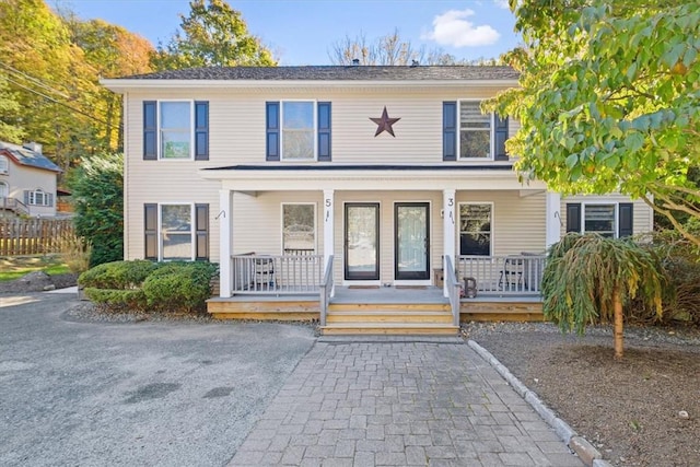 view of front of house featuring a porch