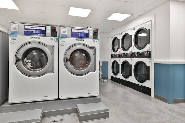 laundry area featuring washer and clothes dryer