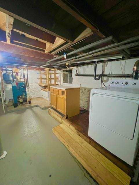 basement featuring washer / dryer