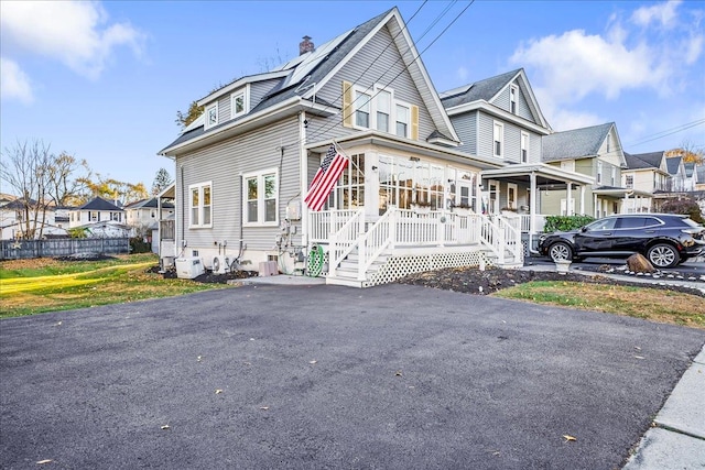 view of front of property featuring a porch