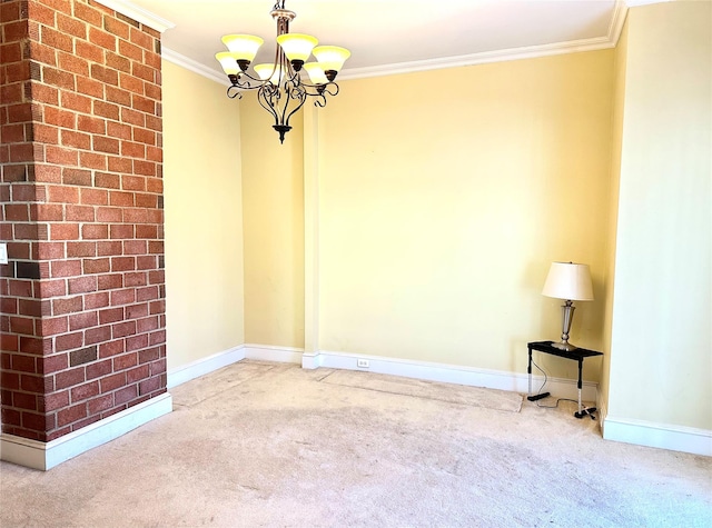 empty room featuring carpet flooring, ornamental molding, and a notable chandelier