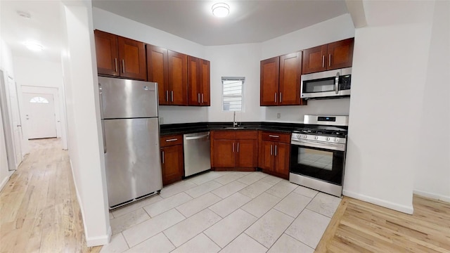 Listing photo 2 for 314 169th St, Bronx NY 10456