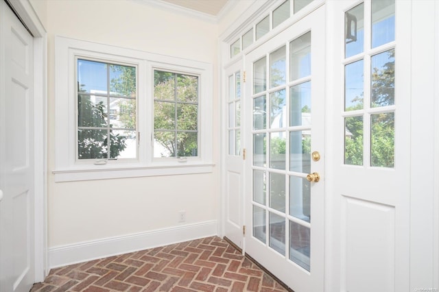 doorway with crown molding