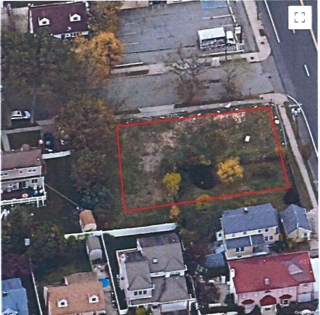 847 Willis Ave, Albertson, NY 11507