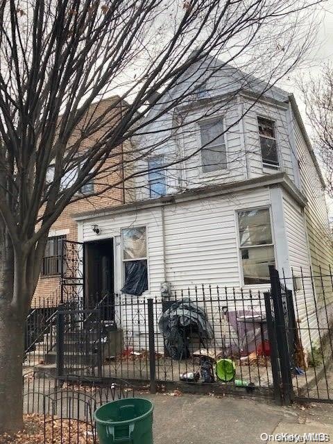 19 Doscher, East New York, NY 11208 - view of side of home